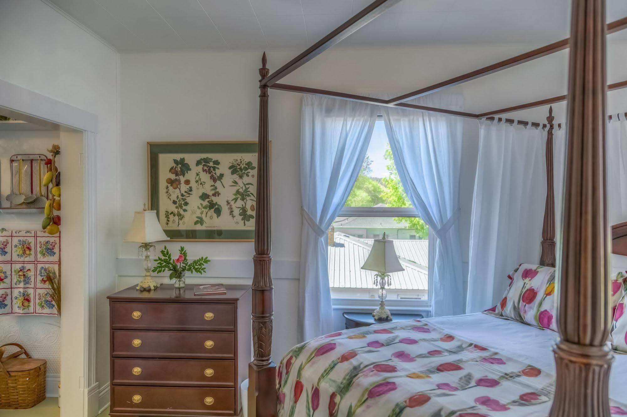 Crooked River Inn Prineville Bagian luar foto