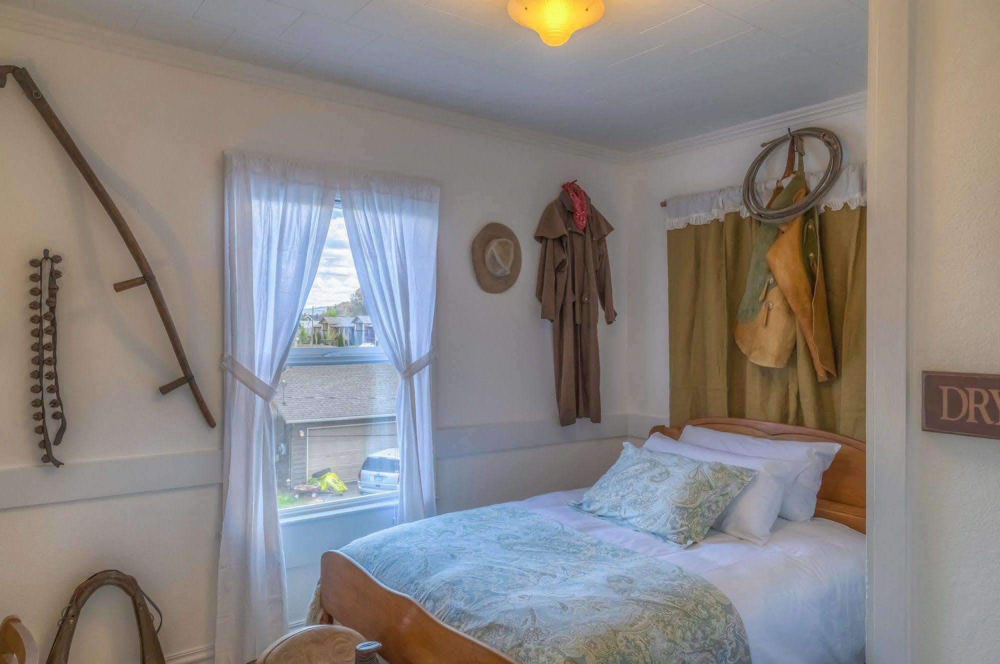 Crooked River Inn Prineville Bagian luar foto